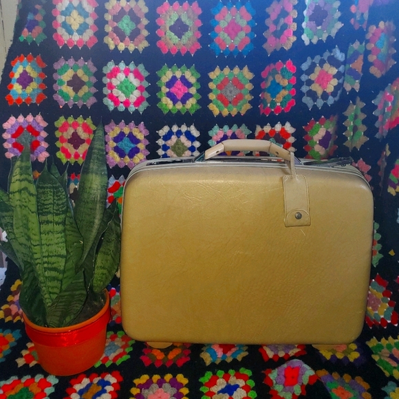 Vintage Samsonite Suitcase - Picture 1 of 3